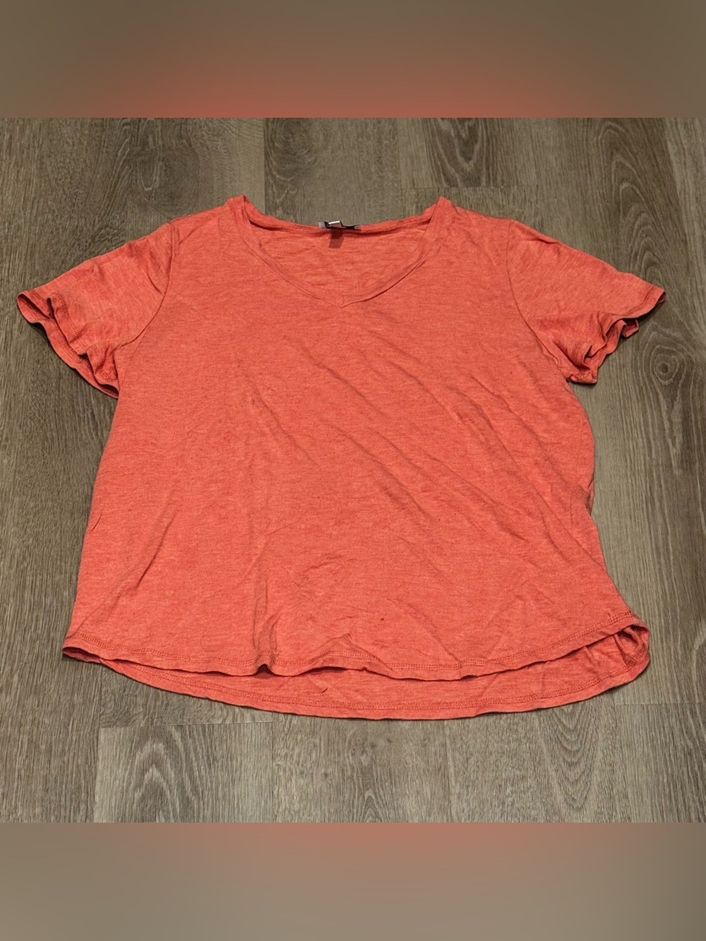 Jessica Simpson Short Sleeve V-Neck Tee in Coral